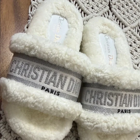 Dior Cream Fuzzy Slides - Picture 6 of 6